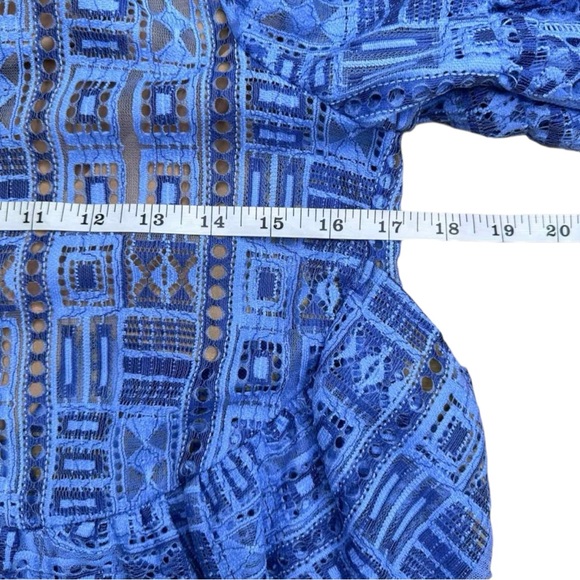 BCBGMAXAZRIA Blue Lace Peplum Blouse Size XXS - Picture 8 of 8